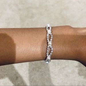 BRAND NEW Pearl Bracelet